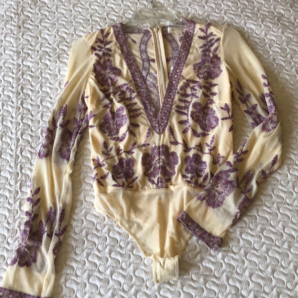 NWT lace body suit!